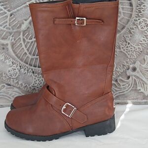 New Brown Boots Size 9